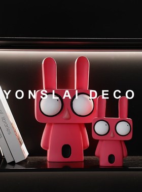 奶油风大眼方头兔子呆萌卡通摆件玄关电视柜儿童房桌面软装饰品