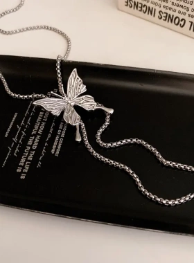 韩国时尚猪鼻串珠项链小众冷淡风锁骨链毛衣链气质轻奢项饰女