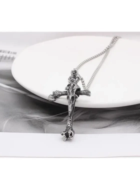 p1051饰品 欧美个性复古维京长尖骨头十字架男士钛钢吊坠