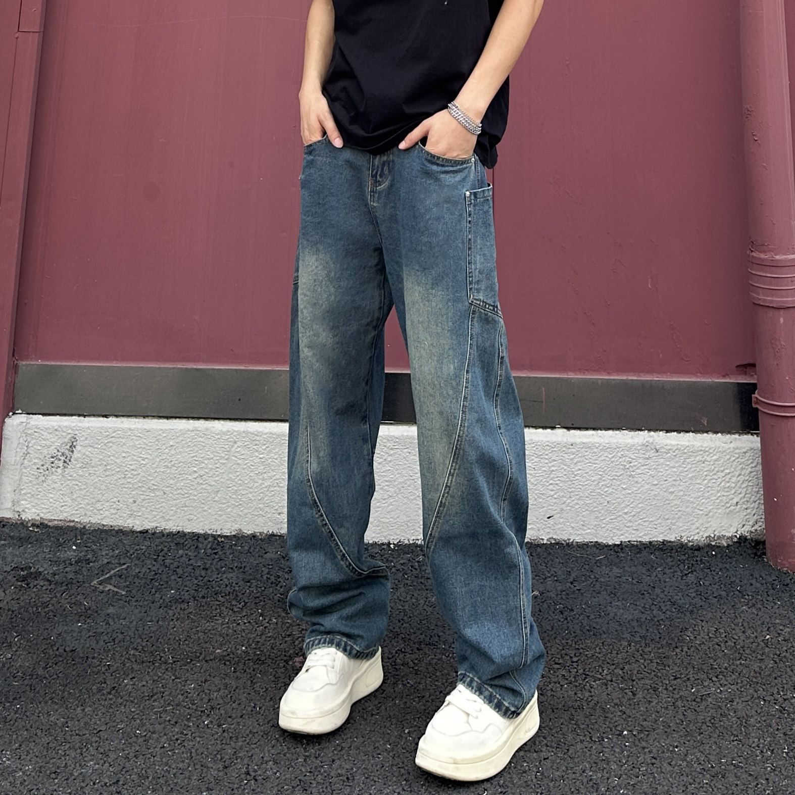 QUALCOMM潮流弯刀牛仔裤男2025秋冬新款宽松阔腿裤美式复古长裤子 - 图1