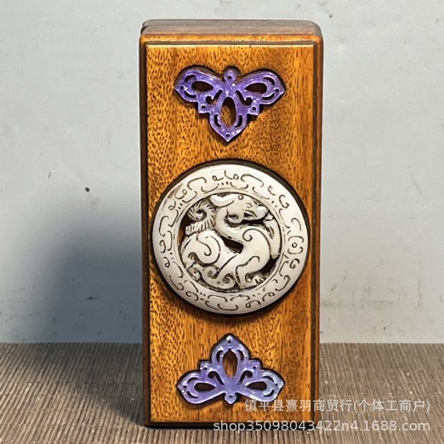 Antiques, miscellaneous wood carvings, handicrafts, rosewood inlaid shells, two oxen machine boxes, jewelry boxes, wooden boxes, wooden boxes