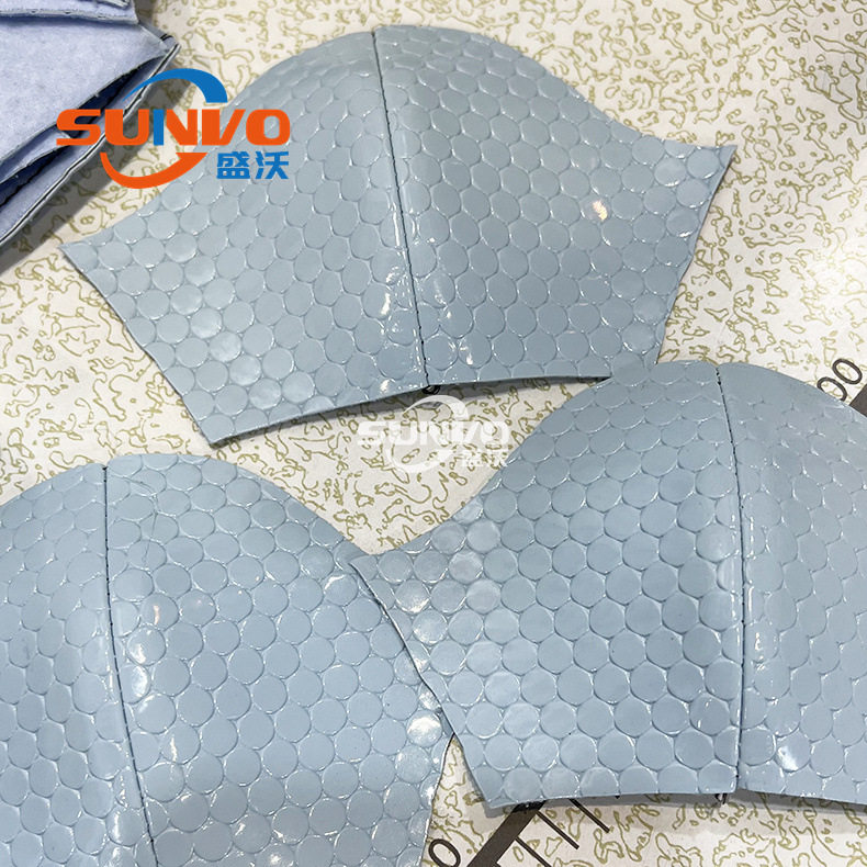 Manufacturer's automatic gluing and edge-separating hammering machine Automotive steering wheel cover edge-separating machine and case bag gluing and hammering machine