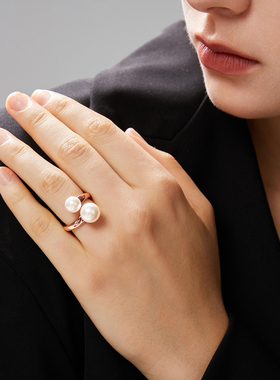 JOOMILIM茱蜜玫瑰金交错线条仿珍珠戒指女气质优雅轻奢开口指环