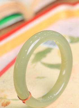 新疆和田玉晴水青白玉手镯