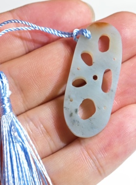 4.1x1.7x0.3cm，天青石藕片挂件配饰，完整