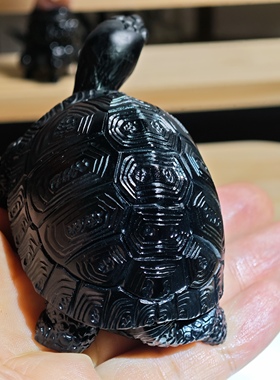 8.6x5.2x4.5cm，墨金石雕黄绿龟摆件把玩，完整