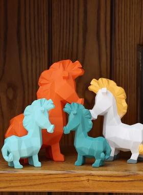 现代简约极简风格树脂卡通轻奢彩色小马家居橱窗装饰摆件朋友送礼