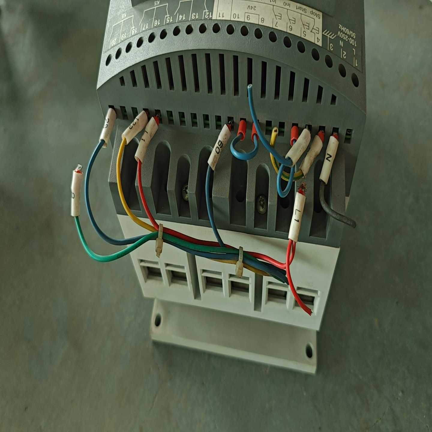 PST72-600-70T软启动器ABB拆机货成色好1--议价商品 - 图3