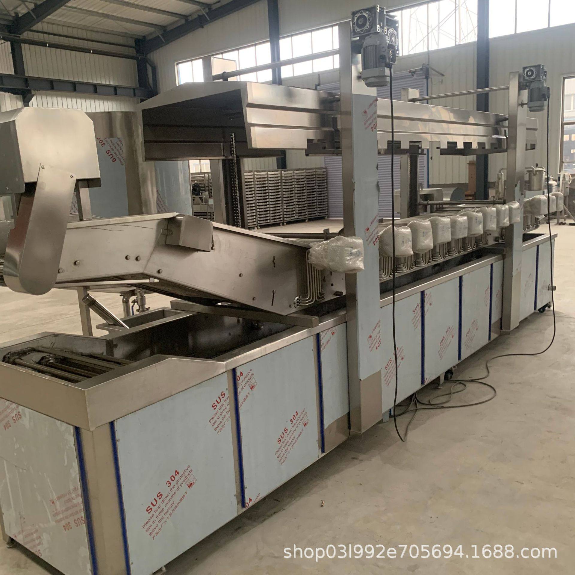 面包片油炸机 吐司面包上浆裹粉流水线 芝士热狗面包裹粉油炸设备,淘宝优惠券,粉丝福利购,淘宝优惠卷