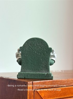 竖中指墓碑 纯手工彩绘创意可爱万圣圣诞节迷你桌面摆件生日礼物