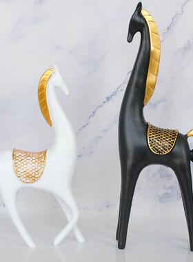 创意北欧家居装饰品客厅电视柜树脂马到成功欧式招财马摆件工艺品