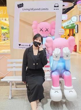 卡通芝麻街大装饰品暴力熊娃娃雕塑景区奶茶店门口照片人气入住装