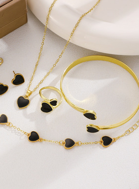 2026年新款女士爱心手镯礼盒装不掉色韩版桃心手链女生情人节礼物