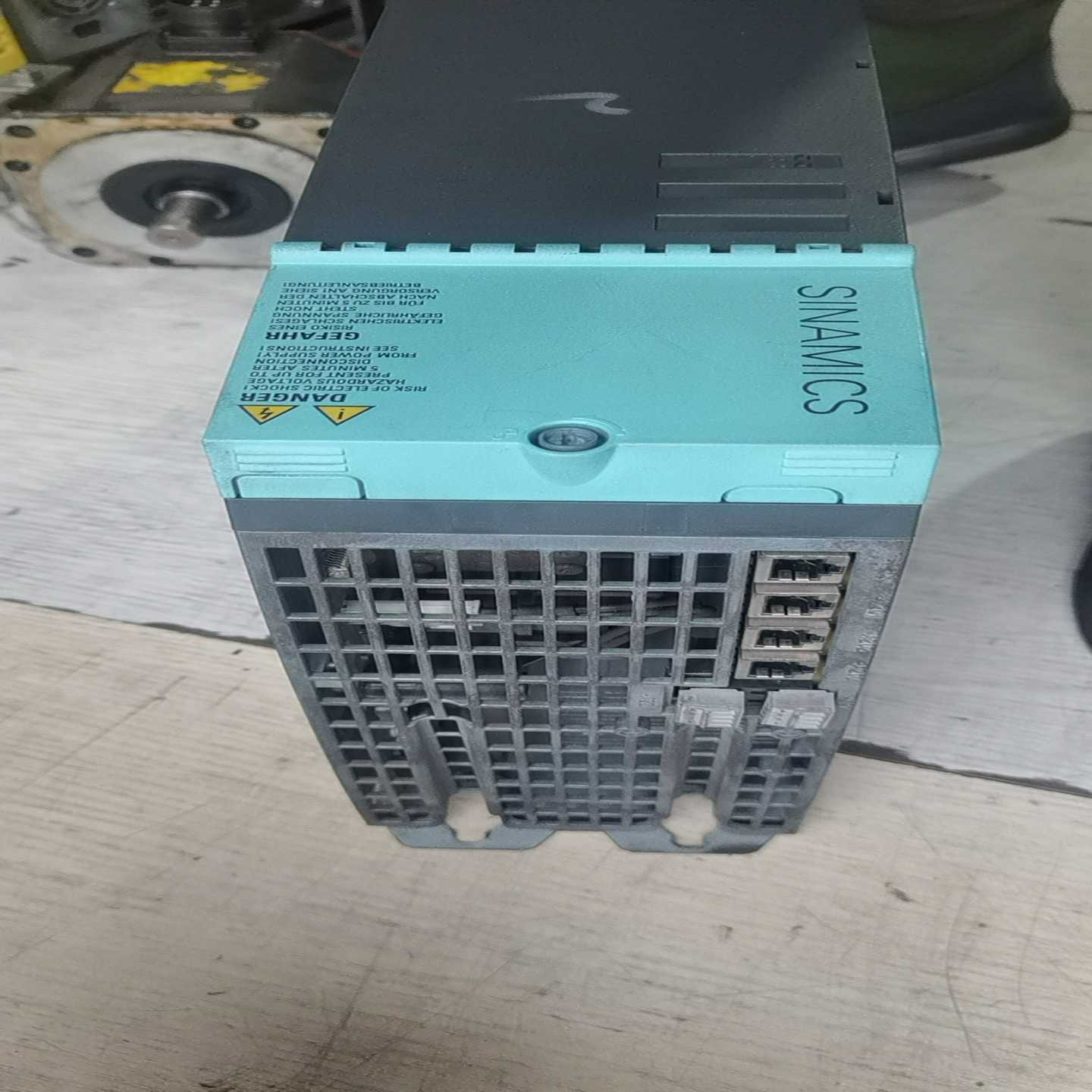 6SL3120-2TE21-8AA3 双轴18A现~询价 - 图0