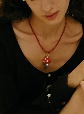 釉光蘑菇红色项链原创小众设计串珠珍珠锁骨链气质轻奢精致项链
