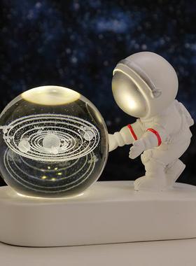 太空人小夜灯水晶球摆件太空人桌面装饰品生日礼物男生送兄弟男友