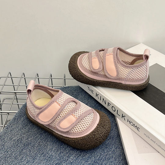 Frühling und Sommer großes Loch hohl transparentes Mesh Semi-Sandalen Koreanische Internet-Promi Casual Schuhe für Männer und Frauen Kinder Klettmutter Zehenschuhe