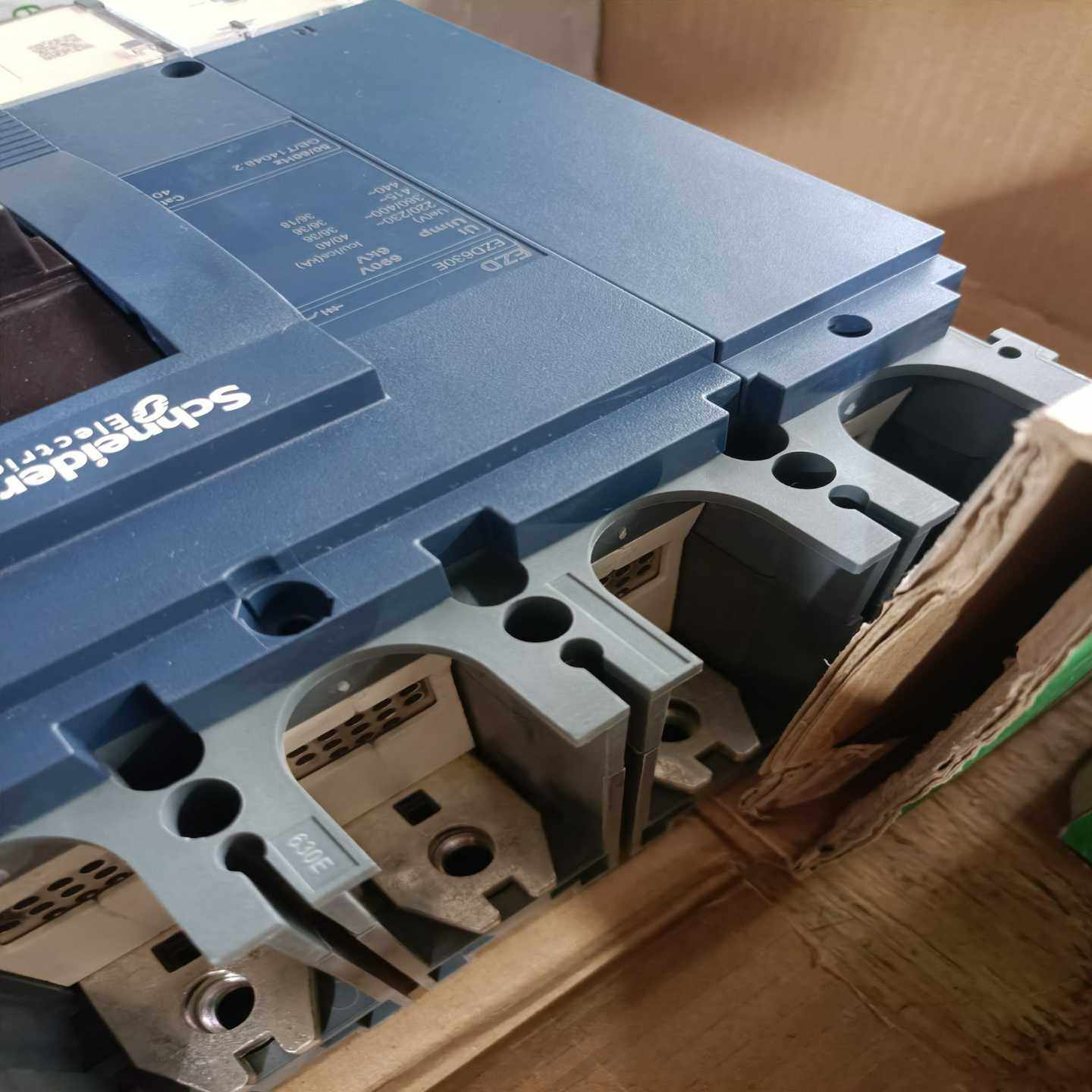全新施耐德EZD630E4630K塑壳断路器--议价商品 - 图3