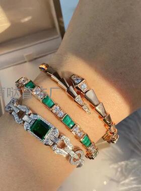 直供V金宝家弹力蛇形手镯18K金精工艺满钻头尾钻蛇形光面弹簧手镯