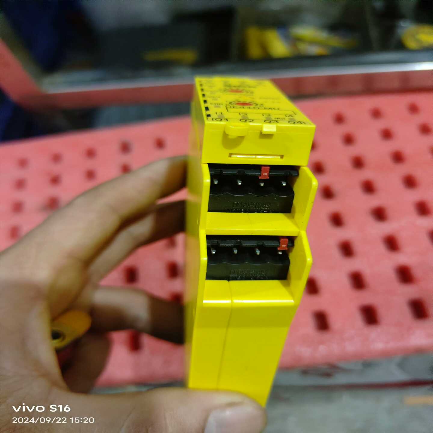 德国西克SICK安全继电器UE410-MU3T5，看图片拍--议价商品 - 图3