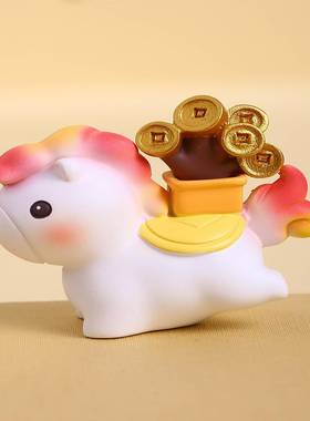 创意可爱小马车载摆件汽车内饰品中控台新年装饰招财2026马年礼物