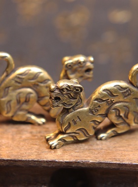 中式铜制桌面摆件错金铭文铜虎节实心黄铜茶宠摆饰古玩风铜器小摆