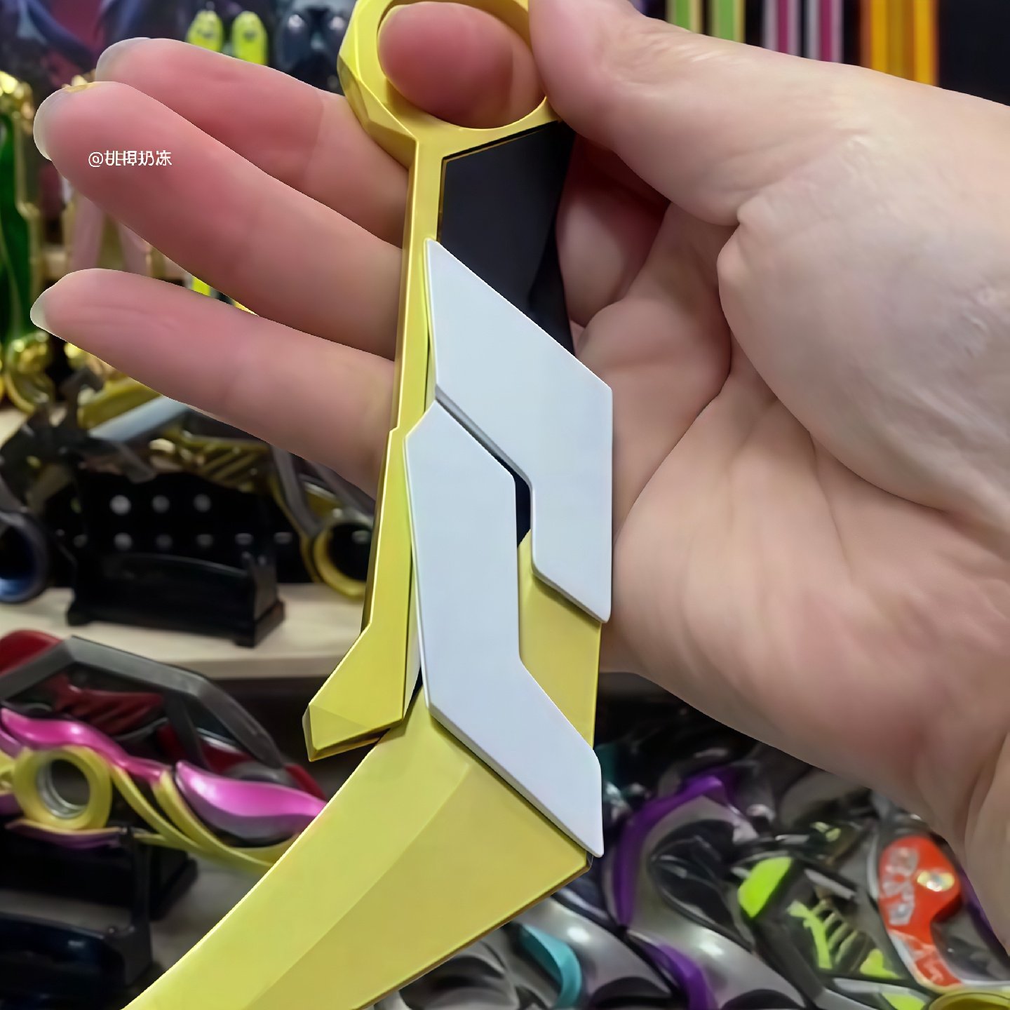 无畏契约紫金爪刀瓦罗兰特游戏周边合金模型摆件可折叠仿真道具,淘宝优惠券,粉丝福利购,淘宝优惠卷