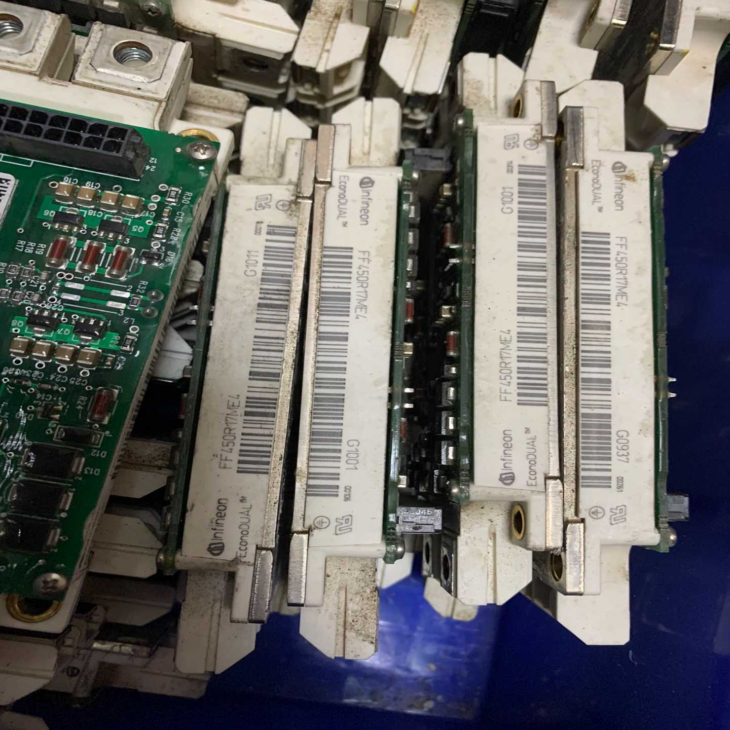 FF450R17ME4超导PM3000用用联系我适用 - 图0