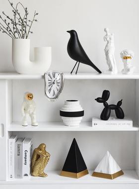 北欧现代创意几何样板间客厅玄关轻奢装饰品金字塔摆件办公室酒柜