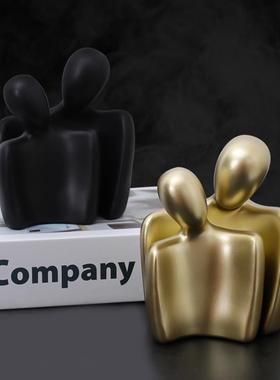 情侣拥抱人物家居装饰摆件迷你款造型设计结婚送礼树脂工艺装饰品