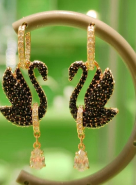 新年红色天鹅女项链吊坠锁骨链轻