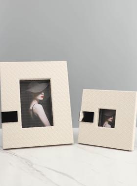 现代简约皮革相框摆台桌面卧室样板房设计师软装画框家居装饰摆件