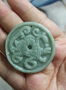 翡翠吊坠雕刻件圣兽五福祥瑞