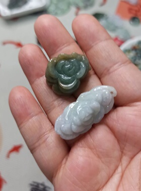 天然翡翠手排雕刻件花花