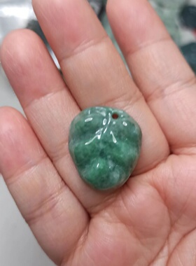 天然翡翠吊坠叶子金枝