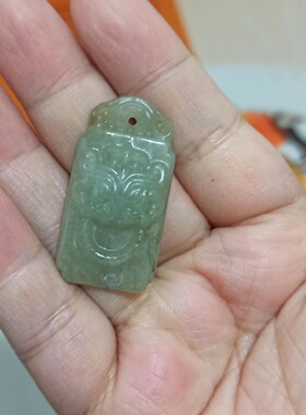 天然翡翠吊坠仿古如意兽牌