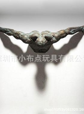 玻璃钢树脂电镀仿铜抽象穿墙人物艺术雕塑客厅酒店室内外墙壁挂件