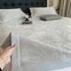 The 25 new milk silk jacquard cool mat ice G silk mat bed mat sheet style bed sheet style bed sheet style bed sheet style bed sheet style bed sheet style bed sheet style three pieces.