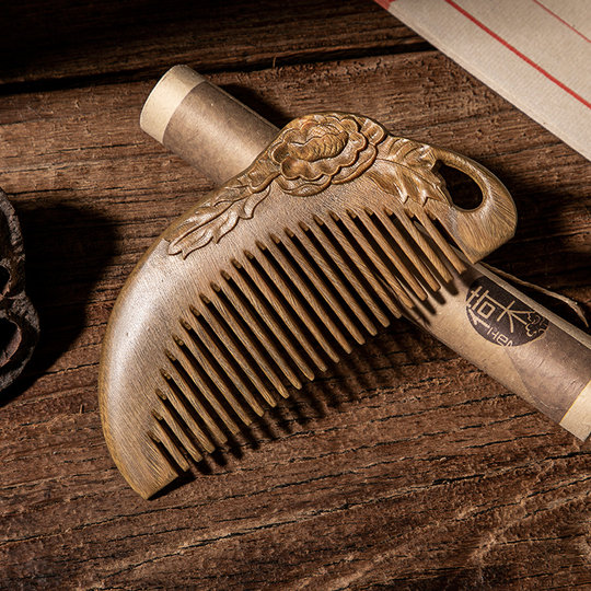 Intangible cultural heritage Changzhou comb Xingliang wood art sandalwood comb anti-static curly hair dense tooth comb household specialty gift box