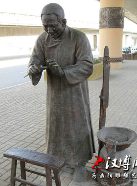 传统手艺剃头师傅人物雕塑民俗小品雕塑玻璃钢仿铜雕塑公园景观