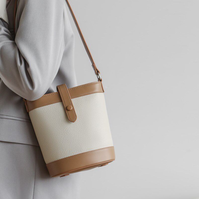 包包女2024新款休闲拼色水桶包斜挎单肩手提通勤上U班小拎包高级,淘宝优惠券,粉丝福利购,淘宝优惠卷