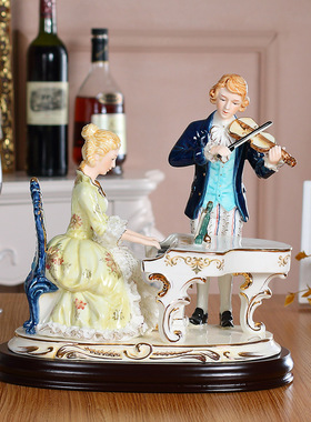 高档奢华欧式摆件瓷偶客厅家居装饰艺术工艺品创意陶瓷人物弹钢琴