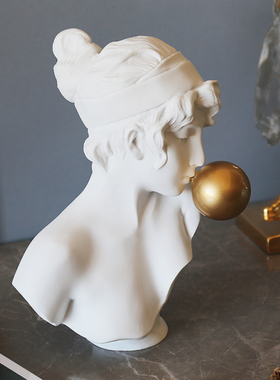 北欧轻奢金色吹泡泡少女雕塑摆件人物雕像客厅电视柜艺术软装饰品