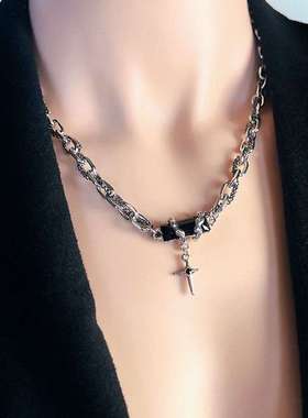 男潮男款设计小众感黑宝石男嘻哈缠绕项链痞帅百搭高街高级锁骨链