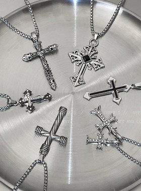 2023年新款十字架项链男女嘻哈蹦迪吊坠小众个性潮男生配饰毛衣链