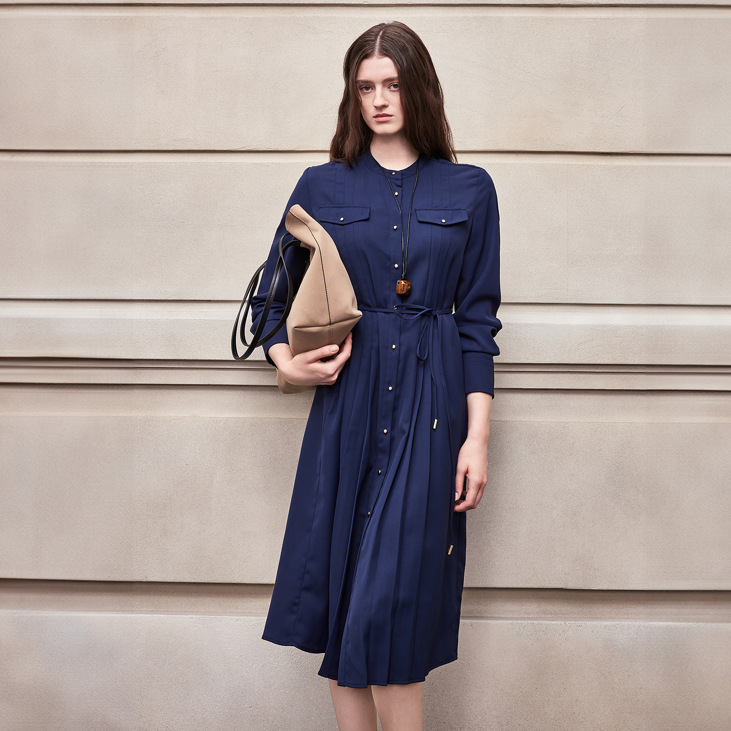 BCBG新款早秋时尚流行百搭气质优雅压褶装饰斜纹长袖女士连衣裙 - 图0