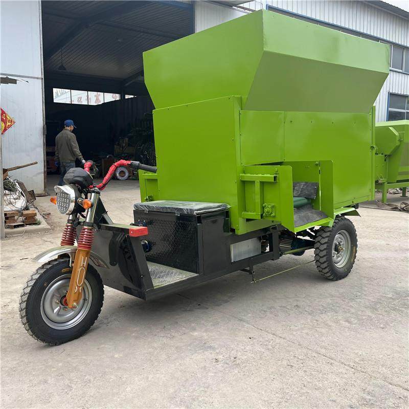 电动款三轮撒料车牛羊圈舍双出料青储抛料车牧场行走式运草布料机,淘宝优惠券,粉丝福利购,淘宝优惠卷