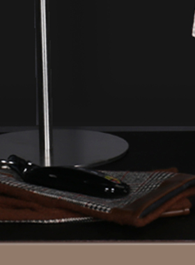 轻奢极简样板衣帽间软装摆件装饰品帽子手套托盘车钥匙搭配组合