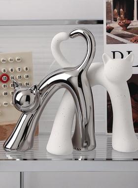 轻奢风爱心猫猫摆件家居饰品现代客厅电视柜酒柜玄关创意陶瓷摆设