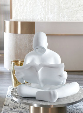 样板间人物雕塑看书者摆件欧式家居客厅玄关书房抽象玻璃钢艺术品